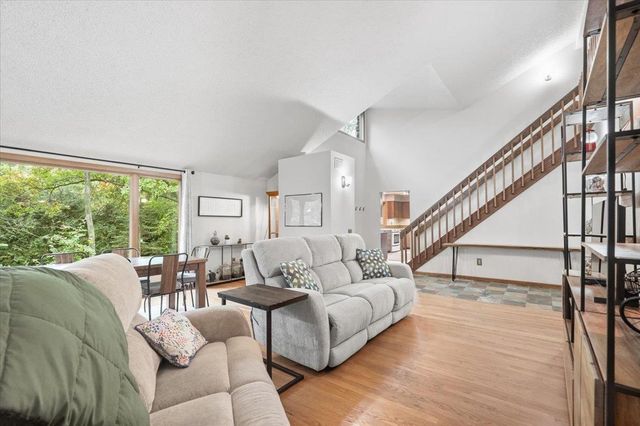 6214 Knollwood Drive, Oregon, WI 53575