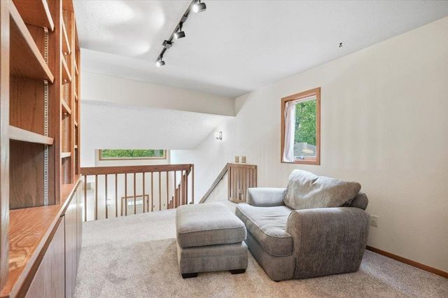 6214 Knollwood Drive, Oregon, WI 53575