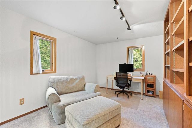 6214 Knollwood Drive, Oregon, WI 53575