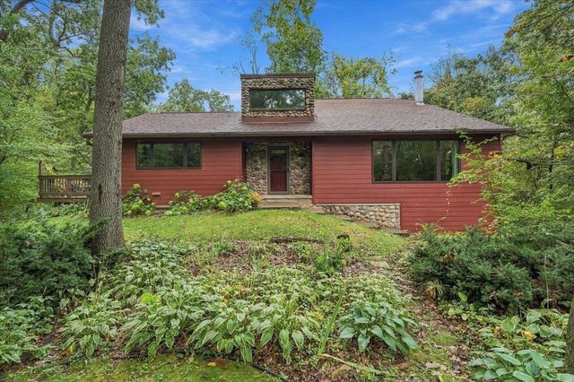 6214 Knollwood Drive, Oregon, WI 53575