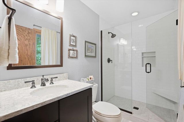6214 Knollwood Drive, Oregon, WI 53575