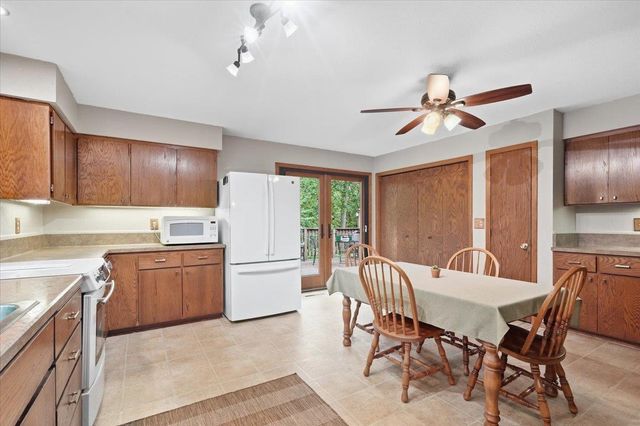 6214 Knollwood Drive, Oregon, WI 53575