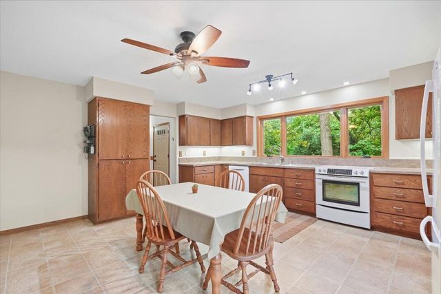 6214 Knollwood Drive, Oregon, WI 53575