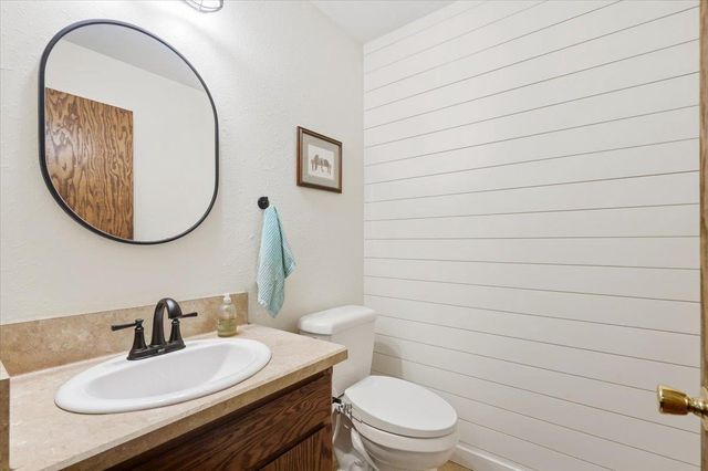 6214 Knollwood Drive, Oregon, WI 53575
