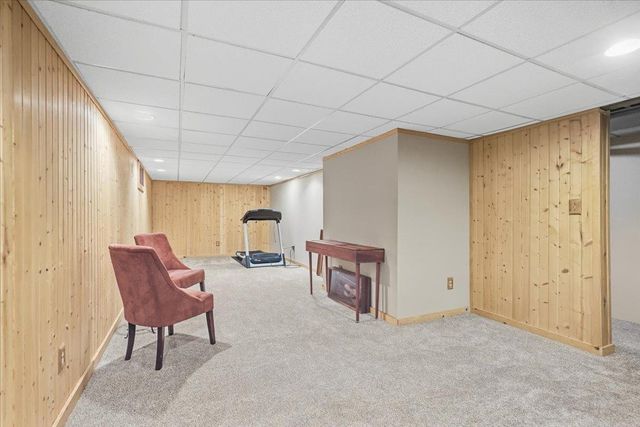 6214 Knollwood Drive, Oregon, WI 53575