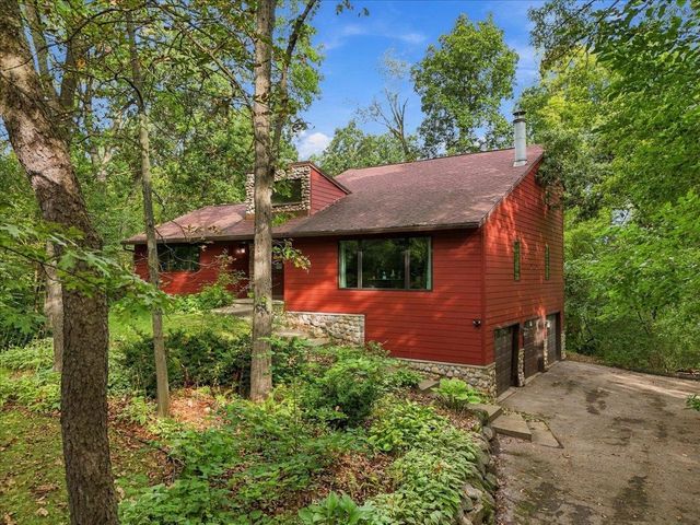 6214 Knollwood Drive, Oregon, WI 53575