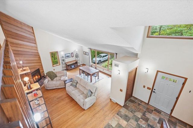 6214 Knollwood Drive, Oregon, WI 53575