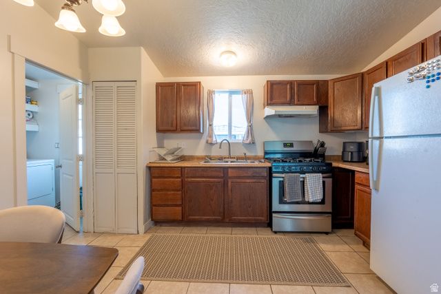 17 W TINY WOOD DR, Sandy, UT 84070