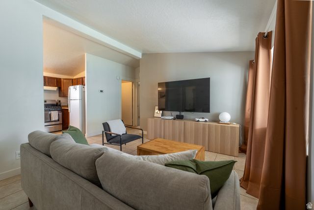 17 W TINY WOOD DR, Sandy, UT 84070