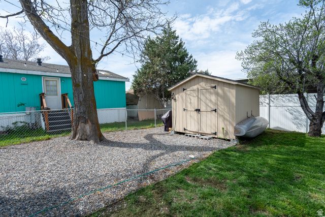 17 W TINY WOOD DR, Sandy, UT 84070