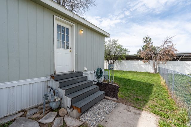 17 W TINY WOOD DR, Sandy, UT 84070