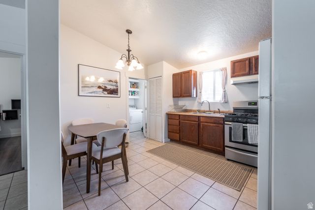 17 W TINY WOOD DR, Sandy, UT 84070