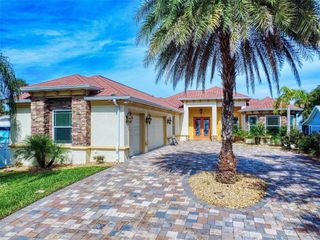 2227 S PALMETTO AVENUE, South Daytona, FL 32119