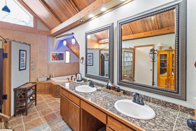 320 Harris Loop, Kingsland, TX 78639