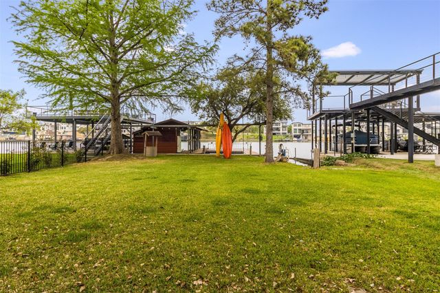 320 Harris Loop, Kingsland, TX 78639