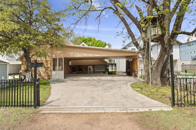 320 Harris Loop, Kingsland, TX 78639