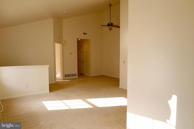 28 PALMER SQ, Beverly, NJ 08010