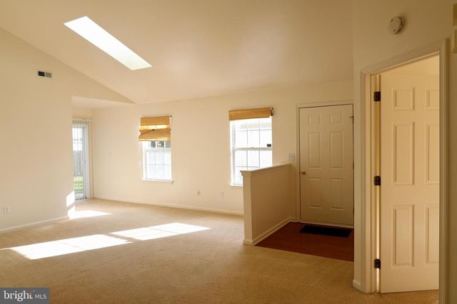 28 PALMER SQ, Beverly, NJ 08010