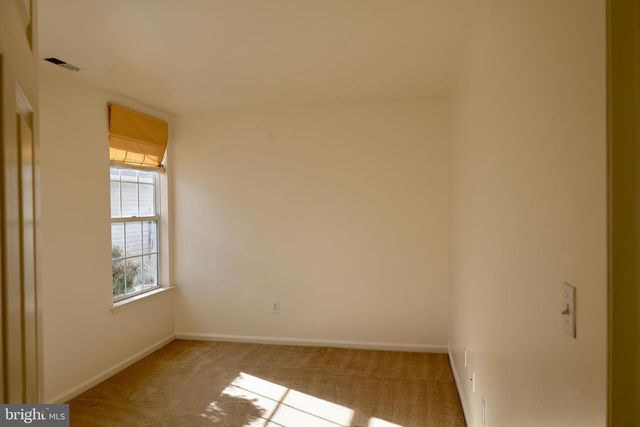 28 PALMER SQ, Beverly, NJ 08010