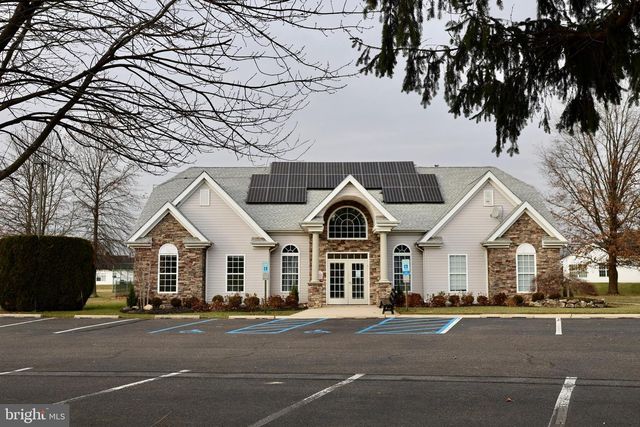 28 PALMER SQ, Beverly, NJ 08010