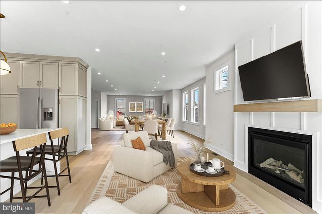 738 S MATLACK ST, West Chester, PA 19382