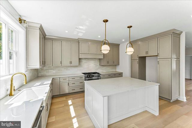 738 S MATLACK ST, West Chester, PA 19382