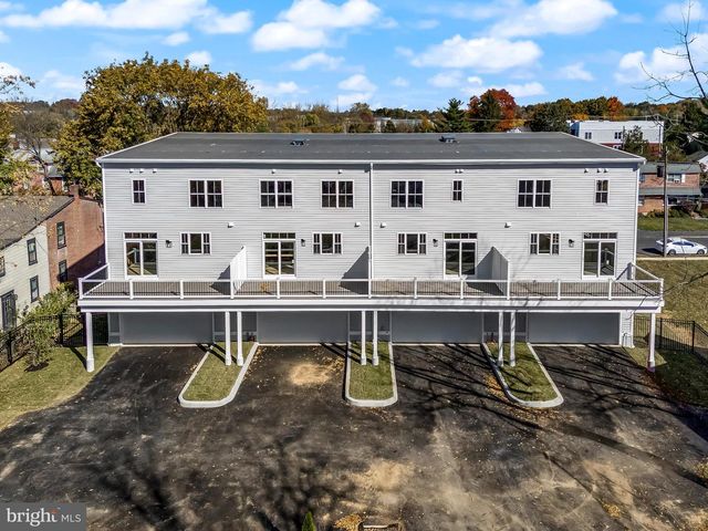 738 S MATLACK ST, West Chester, PA 19382