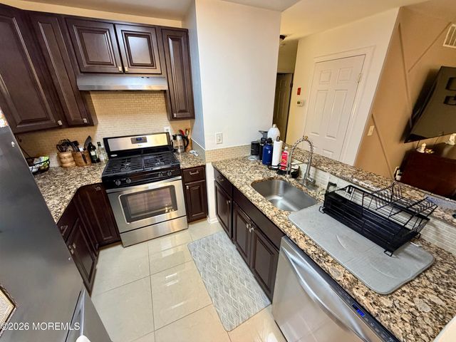 1 Gait Court, Tinton Falls, NJ 07753