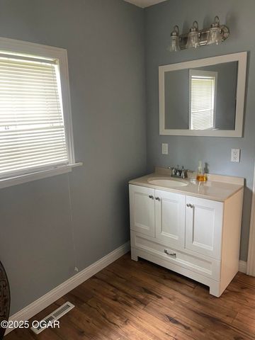 1701 S Kenser Road, Joplin, MO 64801