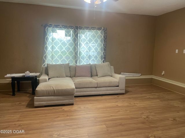 1701 S Kenser Road, Joplin, MO 64801