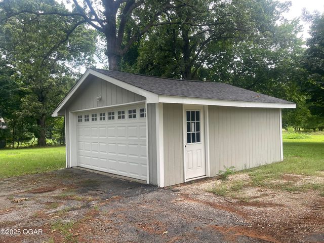 1701 S Kenser Road, Joplin, MO 64801
