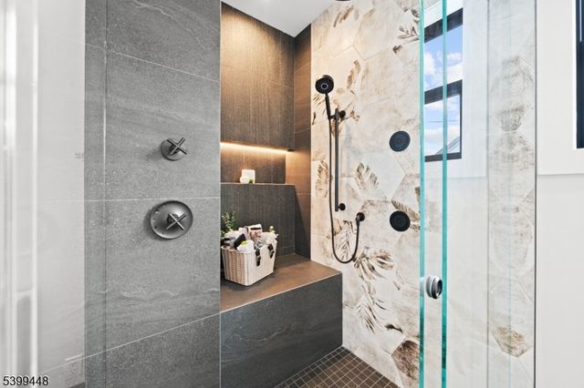 108 Harrington Rd, Clifton City, NJ 07012