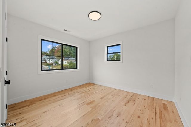 108 Harrington Rd, Clifton City, NJ 07012