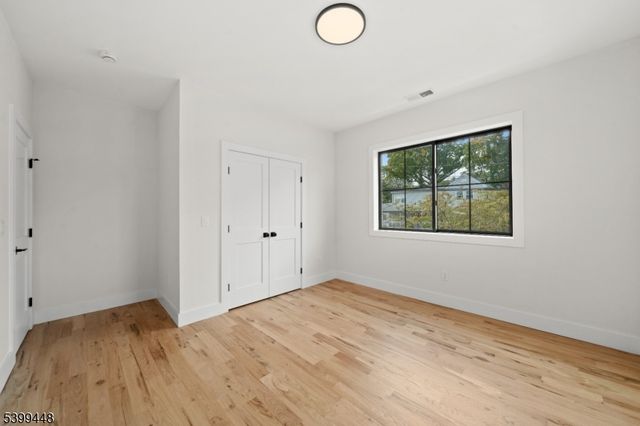 108 Harrington Rd, Clifton City, NJ 07012