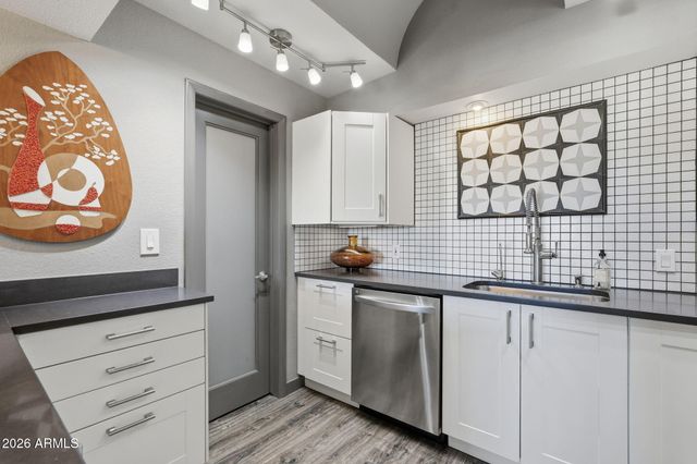 6502 N Central Avenue C301, Phoenix, AZ 85012