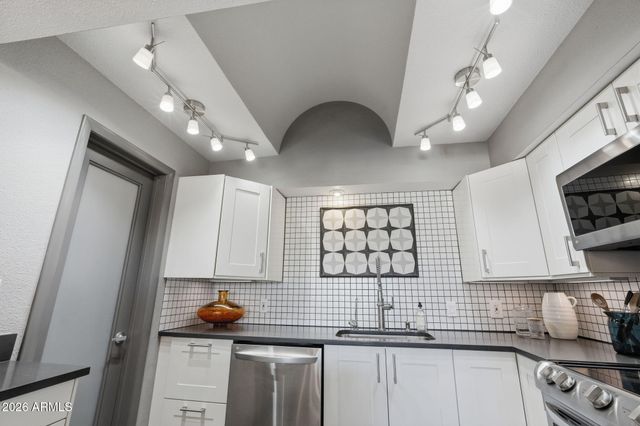 6502 N Central Avenue C301, Phoenix, AZ 85012