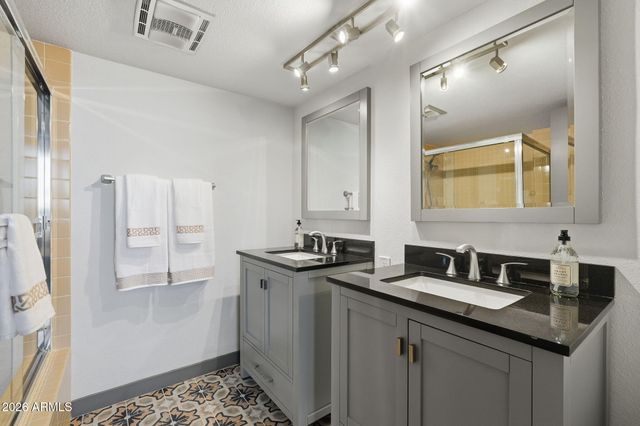 6502 N Central Avenue C301, Phoenix, AZ 85012