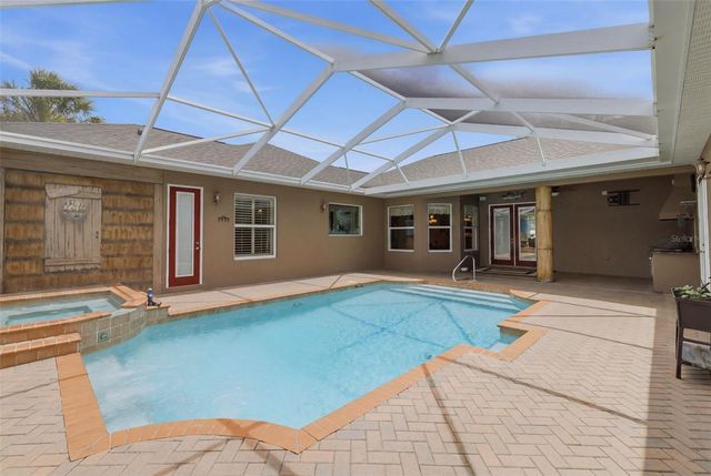 11145 MOUNTAIN MOCKINGBIRD RD, Weeki Wachee, FL 34614
