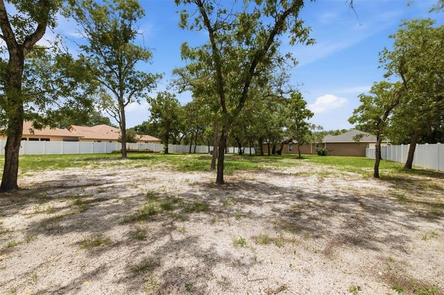 11145 MOUNTAIN MOCKINGBIRD RD, Weeki Wachee, FL 34614