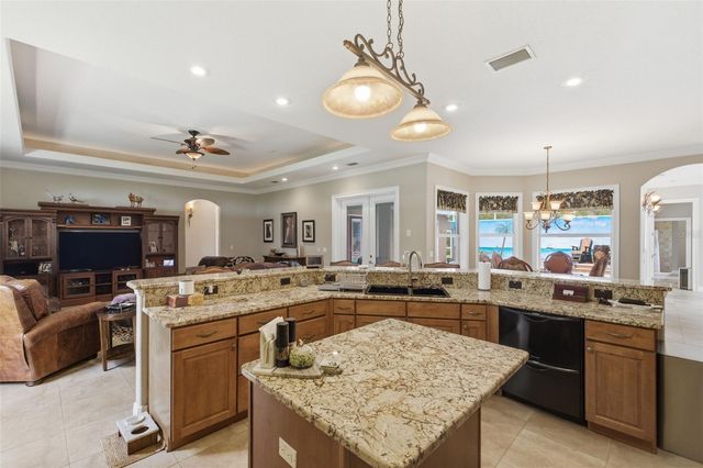 11145 MOUNTAIN MOCKINGBIRD RD, Weeki Wachee, FL 34614