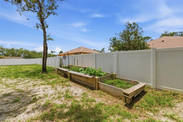 11145 MOUNTAIN MOCKINGBIRD RD, Weeki Wachee, FL 34614