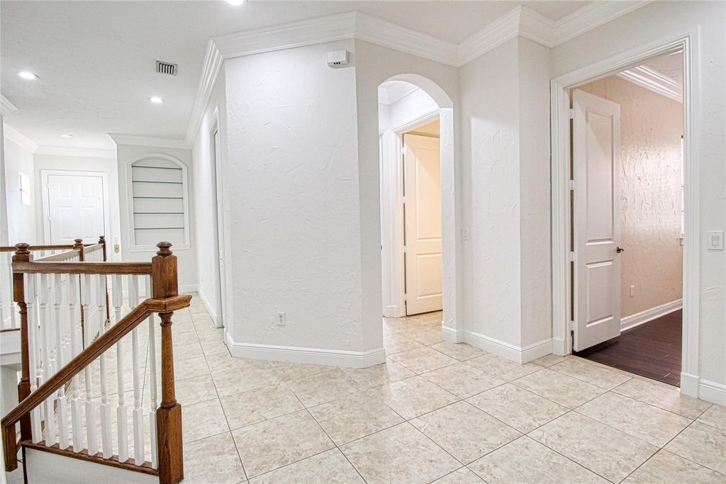 Image 6 of property listing at 7645 Old Thyme Ct 6B, Parkland, FL 33076