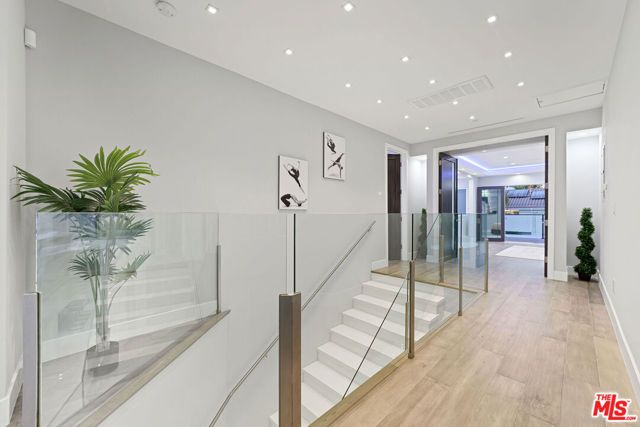 14817 Otsego Street, Sherman Oaks, CA 91403