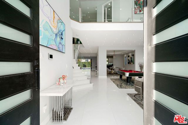 14817 Otsego Street, Sherman Oaks, CA 91403