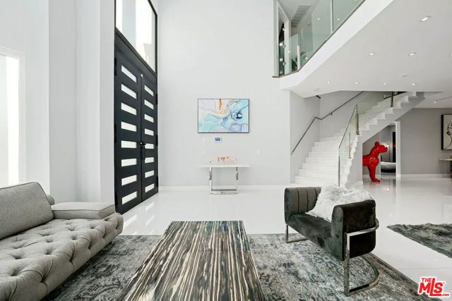 14817 Otsego Street, Sherman Oaks, CA 91403