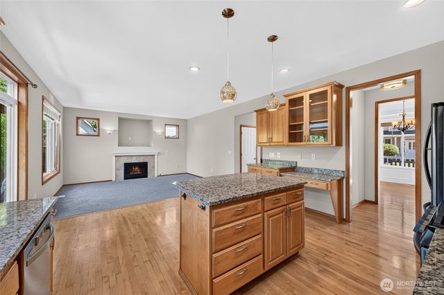 1604 Peach Park Lane, Puyallup, WA 98371