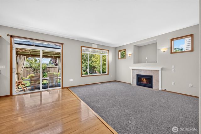 1604 Peach Park Lane, Puyallup, WA 98371