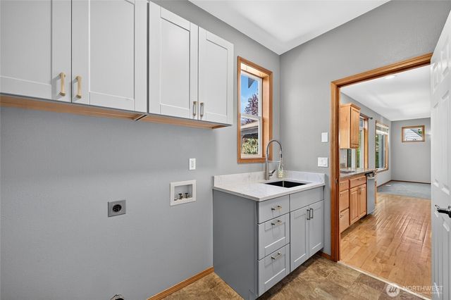 1604 Peach Park Lane, Puyallup, WA 98371