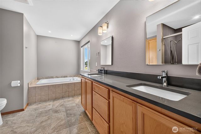 1604 Peach Park Lane, Puyallup, WA 98371