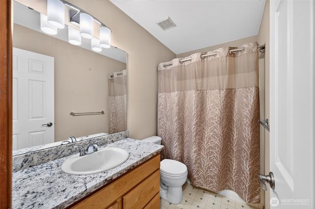 1604 Peach Park Lane, Puyallup, WA 98371